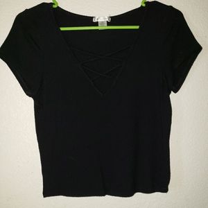 Black crop top shirt